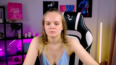 Snapshot of margoblonde chatting on 7, 11, 2025 margoblonde online show from 7, 11, 2025