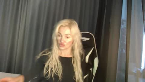 Snapshot of margoo_77 chatting on 22, 10, 2025 Margoo online show from 22, 10, 2025