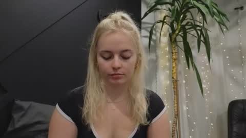 Snapshot of margot_robbie7 chatting on 3, 1, 2025 margot_robbie7 online show from 3, 1, 2025