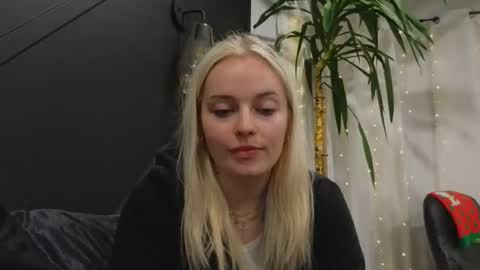 Snapshot of margot_robbie7 chatting on 14, 1, 2025 margot_robbie7 online show from 14, 1, 2025