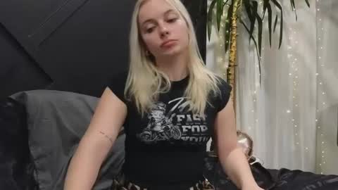 Snapshot of margot_robbie7 chatting on 12, 2, 2025 margot_robbie7 online show from 12, 2, 2025