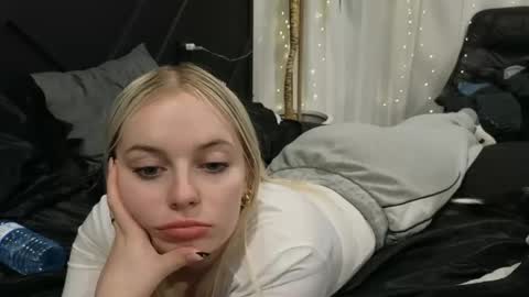 Snapshot of margot_robbie7 chatting on 21, 2, 2025 margot_robbie7 online show from 21, 2, 2025