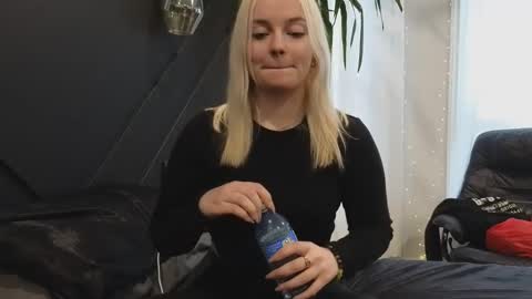 Snapshot of margot_robbie7 chatting on 6, 3, 2025 margot_robbie7 online show from 6, 3, 2025