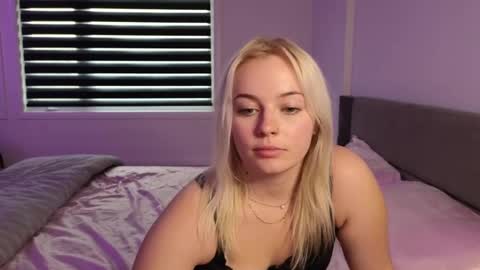 Snapshot of margot_robbie7 chatting on 27, 9, 2025 margot_robbie7 online show from 27, 9, 2025