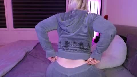 Snapshot of margot_robbie7 chatting on 16, 10, 2025 margot_robbie7 online show from 16, 10, 2025