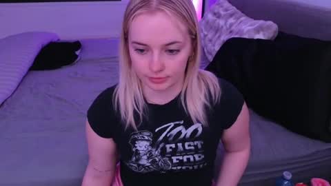 Snapshot of margot_robbie7 chatting on 15, 5, 2026 margot_robbie7 online show from 15, 5, 2026