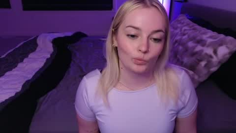 Snapshot of margot_robbie7 chatting on 20, 5, 2026 margot_robbie7 online show from 20, 5, 2026