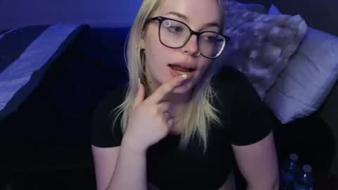 margot_robbie7 online show from 22, 7, 2026