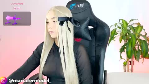 Maria Fer online show from 15, 10, 2025