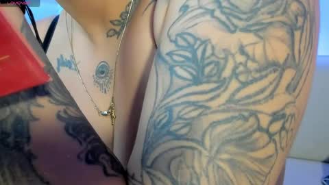 MARIA HERRERA  online show from 18, 4, 2026