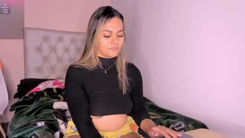 Snapshot of mariana__roe chatting on 19, 2, 2025 Mariana Roe online show from 19, 2, 2025