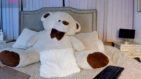 mariana__thompson online show from 13, 6, 2026