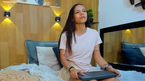 Mariana Angel online show from 6, 10, 2025