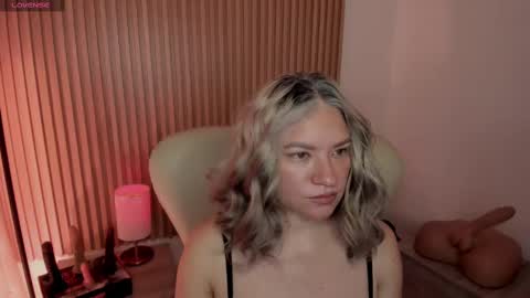 Marian Love  online show from 25, 2, 2025