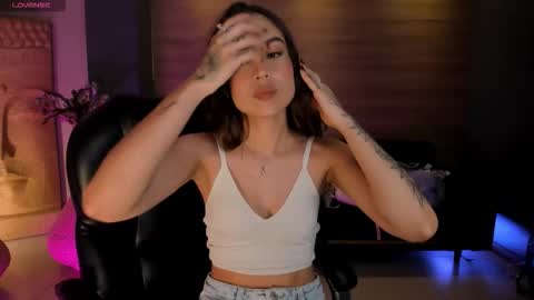 Snapshot of mariannelane1 chatting on 21, 11, 2025 Marianne online show from 21, 11, 2025