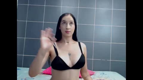 Snapshot of marianngell chatting on 29, 10, 2025 Mariangel online show from 29, 10, 2025