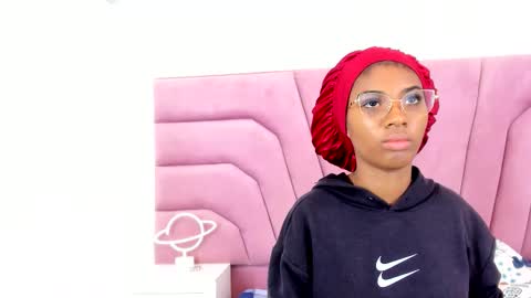 marianrosse online show from 12, 10, 2025