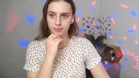 Snapshot of mariatess_ chatting on 6, 11, 2025 Mariia online show from 6, 11, 2025