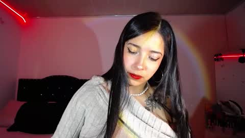 Snapshot of marie_daved chatting on 2, 12, 2024 Nicolle online show from 2, 12, 2024