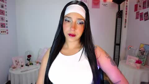 Nicolle online show from 30, 6, 2026
