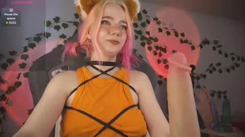 Snapshot of mariel_a_gold chatting on 6, 10, 2025 Mariel Gold online show from 6, 10, 2025