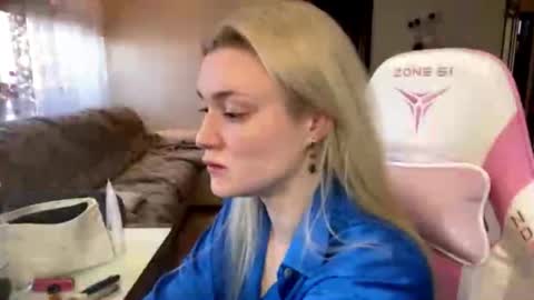 Snapshot of mariellesockwell chatting on 8, 3, 2026 Hey Im Ash I think together we can hit first 10 thumbs up online show from 8, 3, 2026