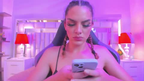 mariiahneedles online show from 8, 3, 2026