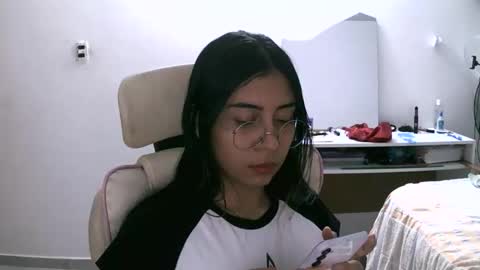 Snapshot of marilove40925 chatting on 6, 11, 2025 marilove40925 online show from 6, 11, 2025