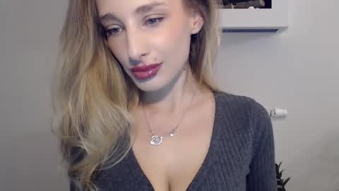 MarilynDevilish online show from 12, 1, 2025