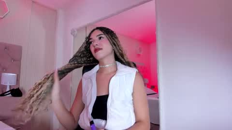 Snapshot of marilyndupont chatting on 22, 10, 2025 Marilyn online show from 22, 10, 2025