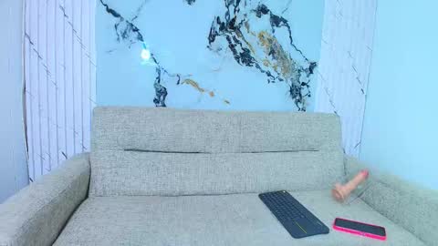 marilyngold_ online show from 8, 11, 2025