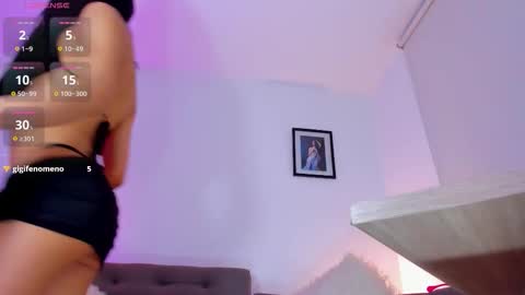 Snapshot of marinelaveau chatting on 22, 11, 2025 marinelaveau online show from 22, 11, 2025