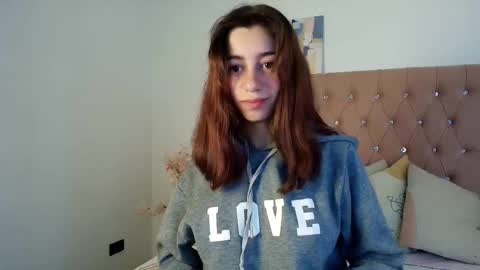 Snapshot of marinette_lux chatting on 3, 10, 2025 marinette online show from 3, 10, 2025