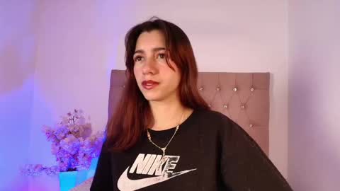 Snapshot of marinette_lux chatting on 6, 10, 2025 marinette online show from 6, 10, 2025