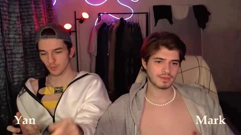 Snapshot of mark_sun chatting on 8, 11, 2025 Mark online show from 8, 11, 2025