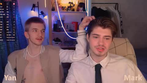 Snapshot of mark_sun chatting on 19, 12, 2025 Mark online show from 19, 12, 2025