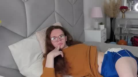 Snapshot of markglover chatting on 8, 10, 2025 Mark online show from 8, 10, 2025