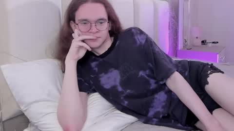 Snapshot of markglover chatting on 14, 11, 2025 Mark online show from 14, 11, 2025