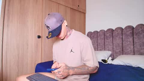 Snapshot of marko_toro__ chatting on 12, 11, 2025 Sebastian online show from 12, 11, 2025