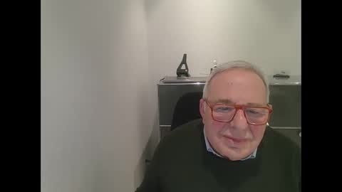 Snapshot of martin_1947 chatting on 14, 1, 2025 martin_1947 online show from 14, 1, 2025