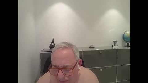 Snapshot of martin_1947 chatting on 14, 1, 2025 martin_1947 online show from 14, 1, 2025