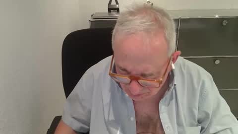 Snapshot of martin_1947 chatting on 26, 10, 2025 martin_1947 online show from 26, 10, 2025