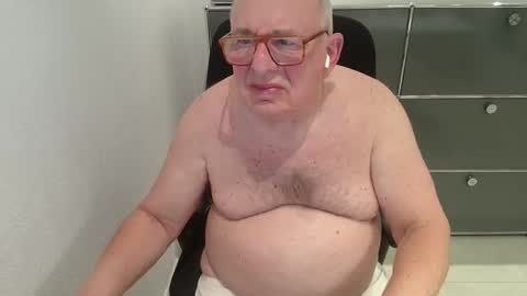 Snapshot of martin_1947 chatting on 30, 10, 2025 martin_1947 online show from 30, 10, 2025