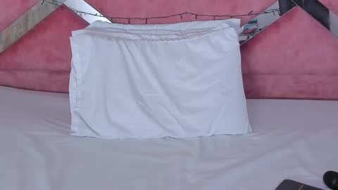 Laura online show from 6, 3, 2025