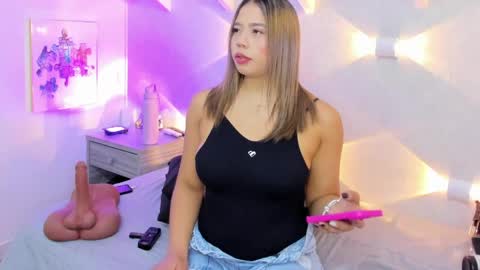 martina mIIler online show from 28, 4, 2026