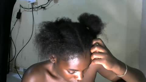 Snapshot of marygaire72 chatting on 4, 11, 2025 Mary online show from 4, 11, 2025