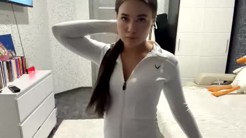 Lola online show from 5, 3, 2026