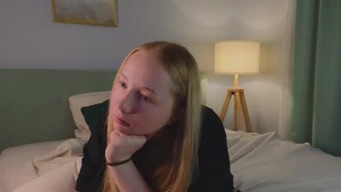 Snapshot of marylouiselidbom chatting on 5, 12, 2025 Laura online show from 5, 12, 2025