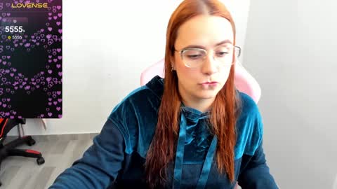 Dulce Maria online show from 6, 1, 2025