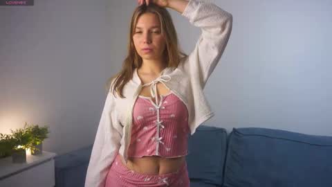 Sunny online show from 12, 3, 2026